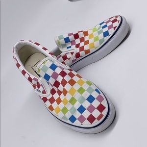 Slip on vans multicolor only worn once very comfty